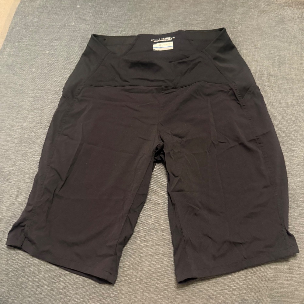 Columbia Omni-Shield Black Athletic‎ Hiking Shorts Womens Small Zipper Pocket